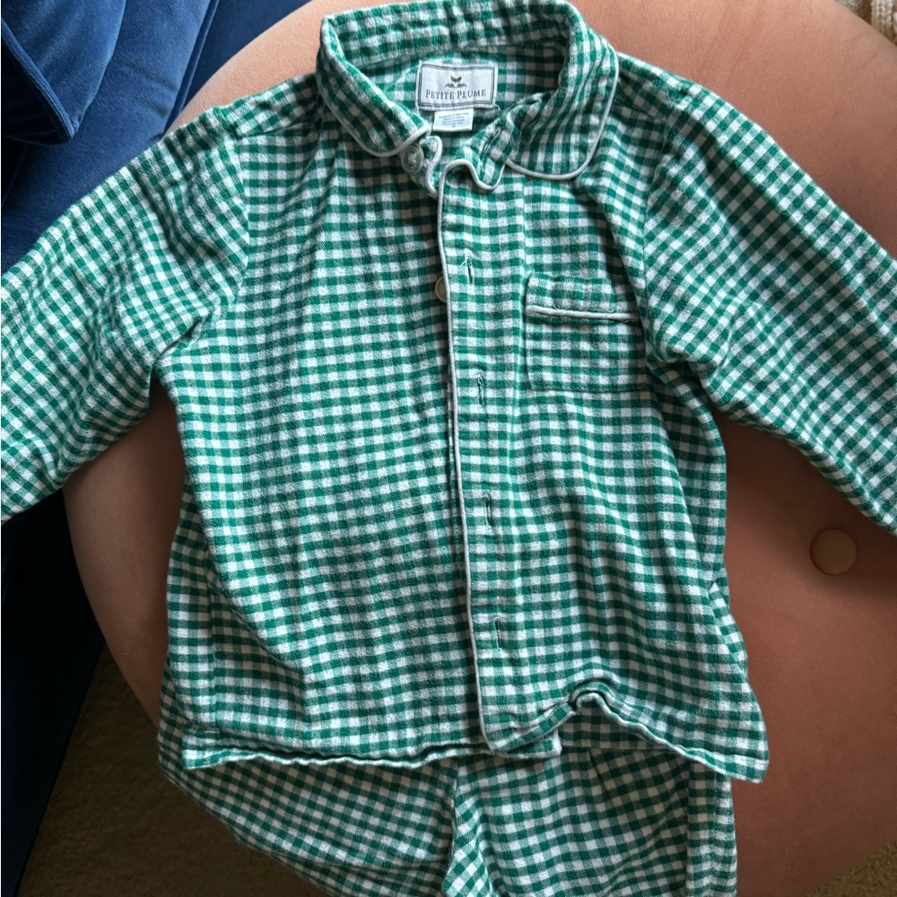 Petit plume green white holiday flannel pajamas
Unisex size 3t

Worn